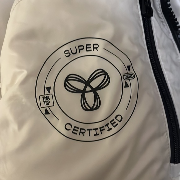 Aritzia SUPERPUFF - Picture 10 of 10